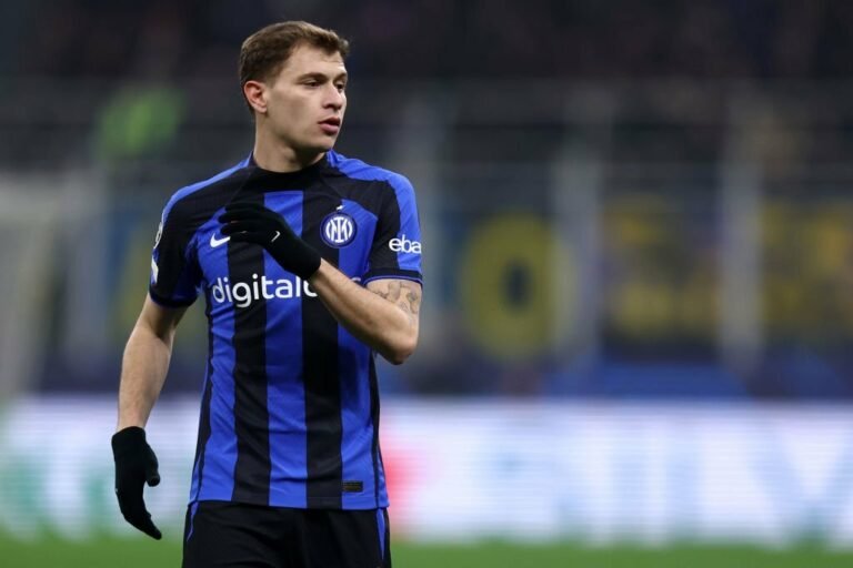 Chelsea planeja oferecer troca de Lukaku por Barella à Inter de Milão