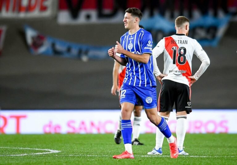 Cruzeiro tenta contratação de volante argentino Gonzalo Abrego