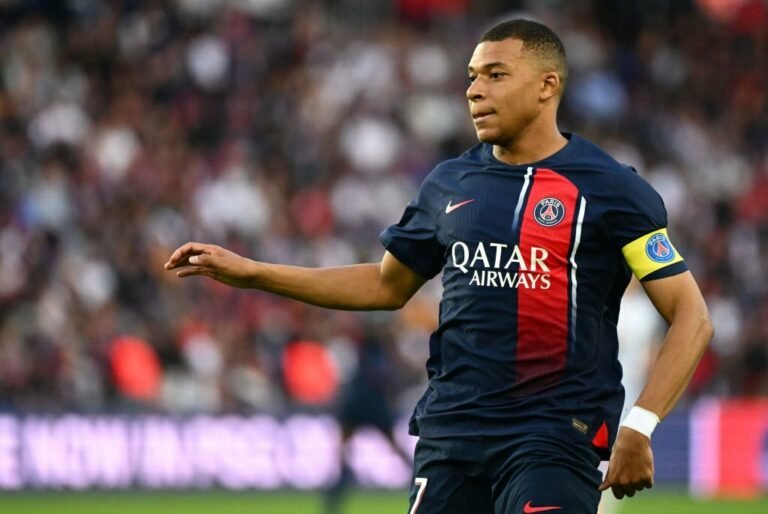 Emir do Catar da ‘ultimato’ à Mbappé e jogador terá de escolher entre renovar ou deixar o PSG