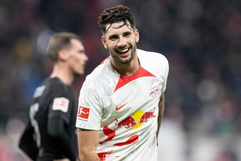 Liverpool acerta a contratação de Dominik Szoboszlai, destaque do RB Leipzig