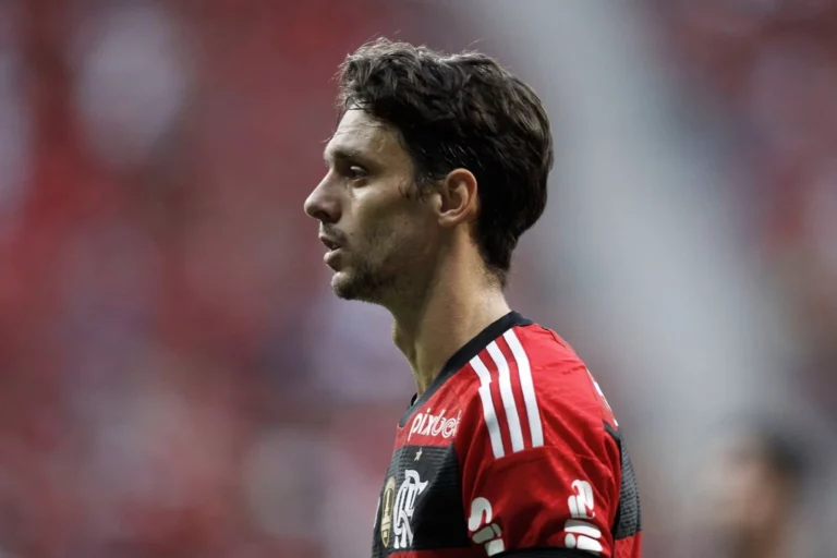 Rodrigo Caio apresenta quadro viral e é desfalque do Flamengo