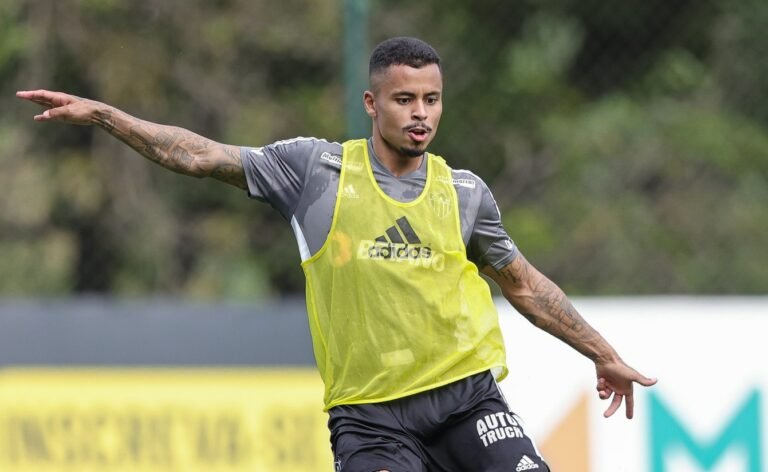 Flamengo e Atlético-MG discutem últimos detalhes em negociação por Allan