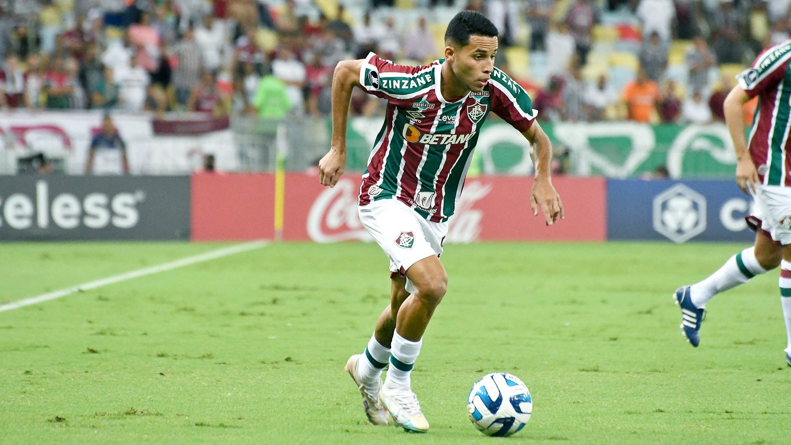 Alexsander tem nova lesão confirmada e desfalcará o Fluminense; veja por quanto tempo