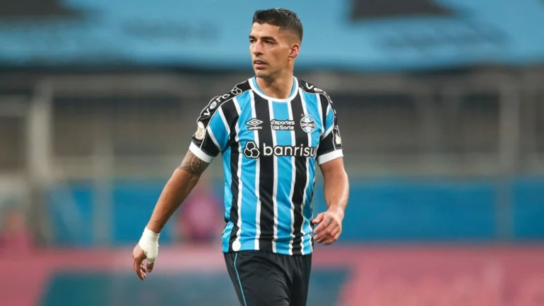 Presidente do Grêmio comenta sobre possibilidade de aposentadoria do Suárez