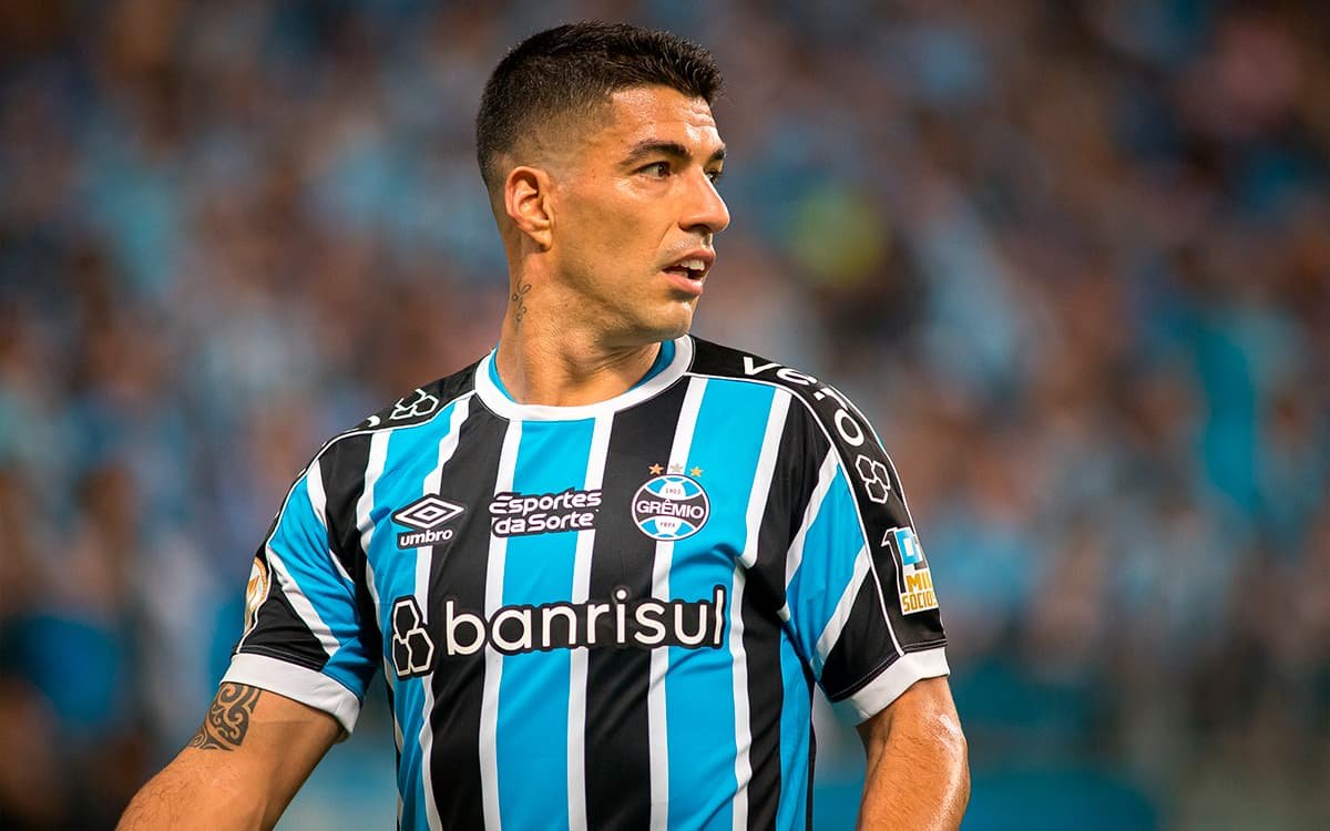 Suárez iguala Arrascaeta e alcança”duplo-duplo” no Brasileirão