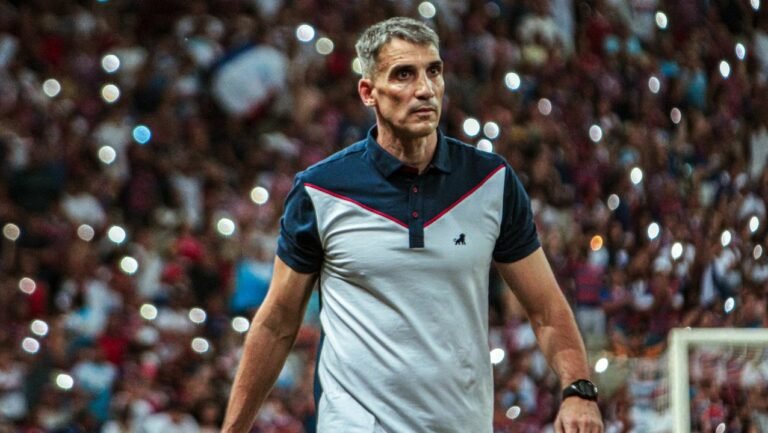 Vasco consulta Vojvoda, que decide permanecer no Fortaleza