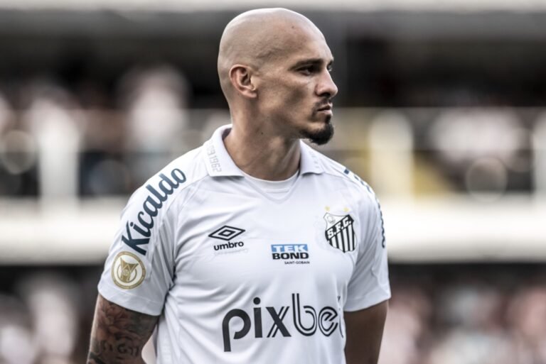 Vasco negocia contratação de Maicon, do Santos