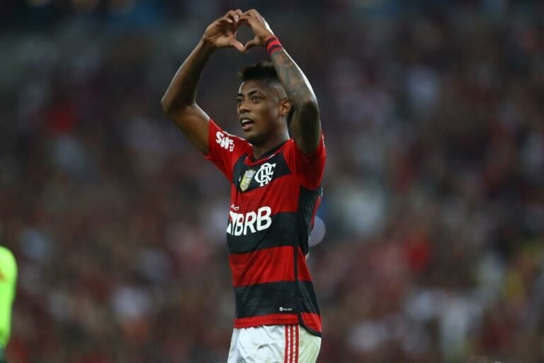 bruno-henrique-comemora-gol-marcado-pelo-flamengo-contra-o-gremio-no-maracana-1686529811990_v2_1280x853