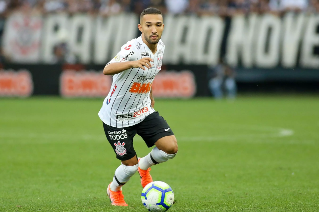 Fluminense está perto de fechar a contratação do atacante Clayson, ex-Corinthians