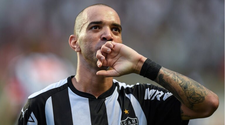 Ídolo do Atlético, Diego Tardelli anuncia aposentadoria oficial