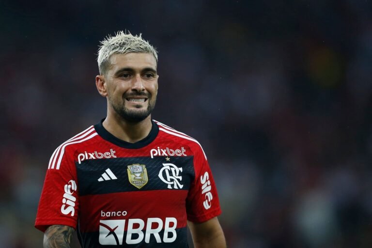 Arrascaeta entra na mira de gigante sul-americano, diz portal mexicano