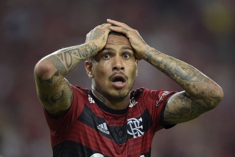 Atualmente no Racing, Guerrero enfrenta briga judicial com Flamengo