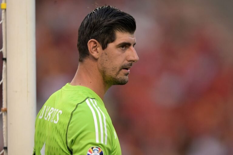Courtois abandona Bélgica após ser preterido como capitão e surpreende treinador
