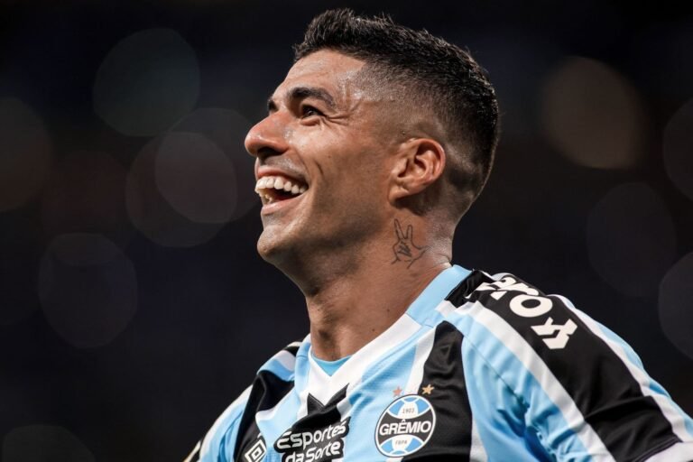 Especulado no Inter Miami, Suárez tem multa rescisória astronômica no Grêmio