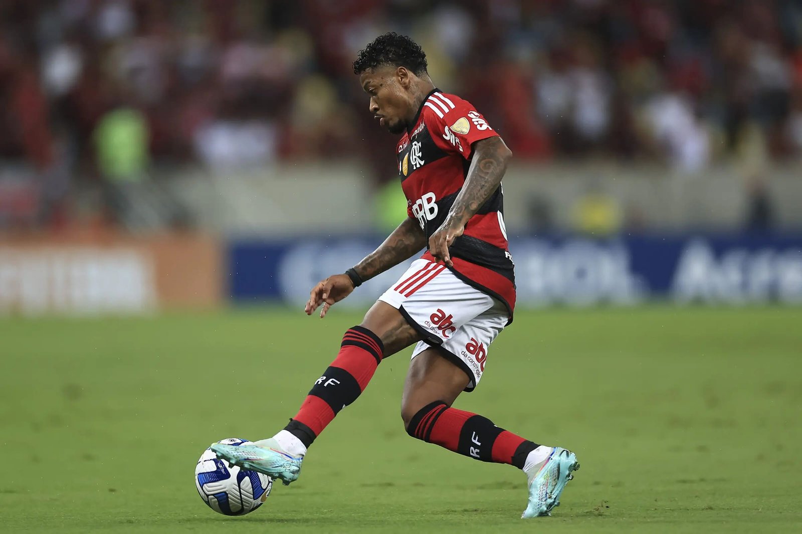 Alvo de três clubes brasileiros, Marinho pode ser reintegrado pelo Flamengo