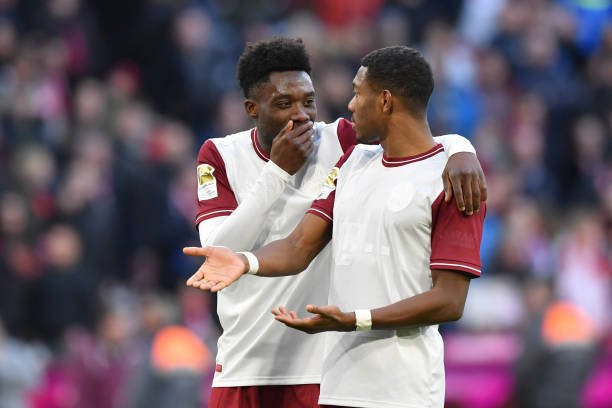 Alaba pressiona Alphonso Davies para jogar no Real Madrid