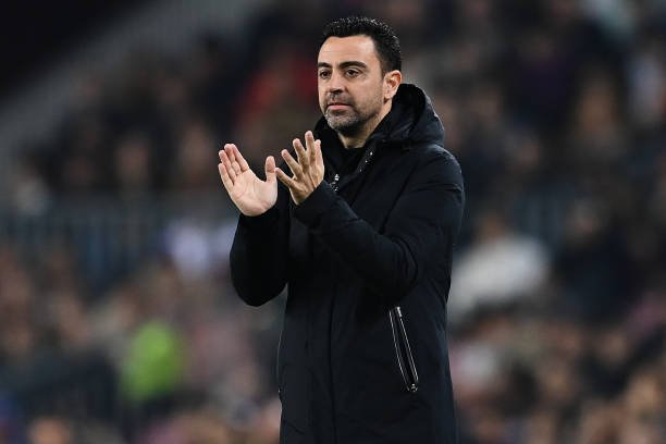 Xavi Hernández pede aumento salarial para renovar com o Barcelona