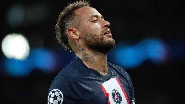 Neymar insiste em voltar ao Barcelona e busca aproximação com Laporta