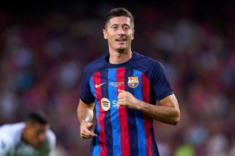 Lewandowski recusa avanços da Arábia Saudita e mantém foco no Barcelona