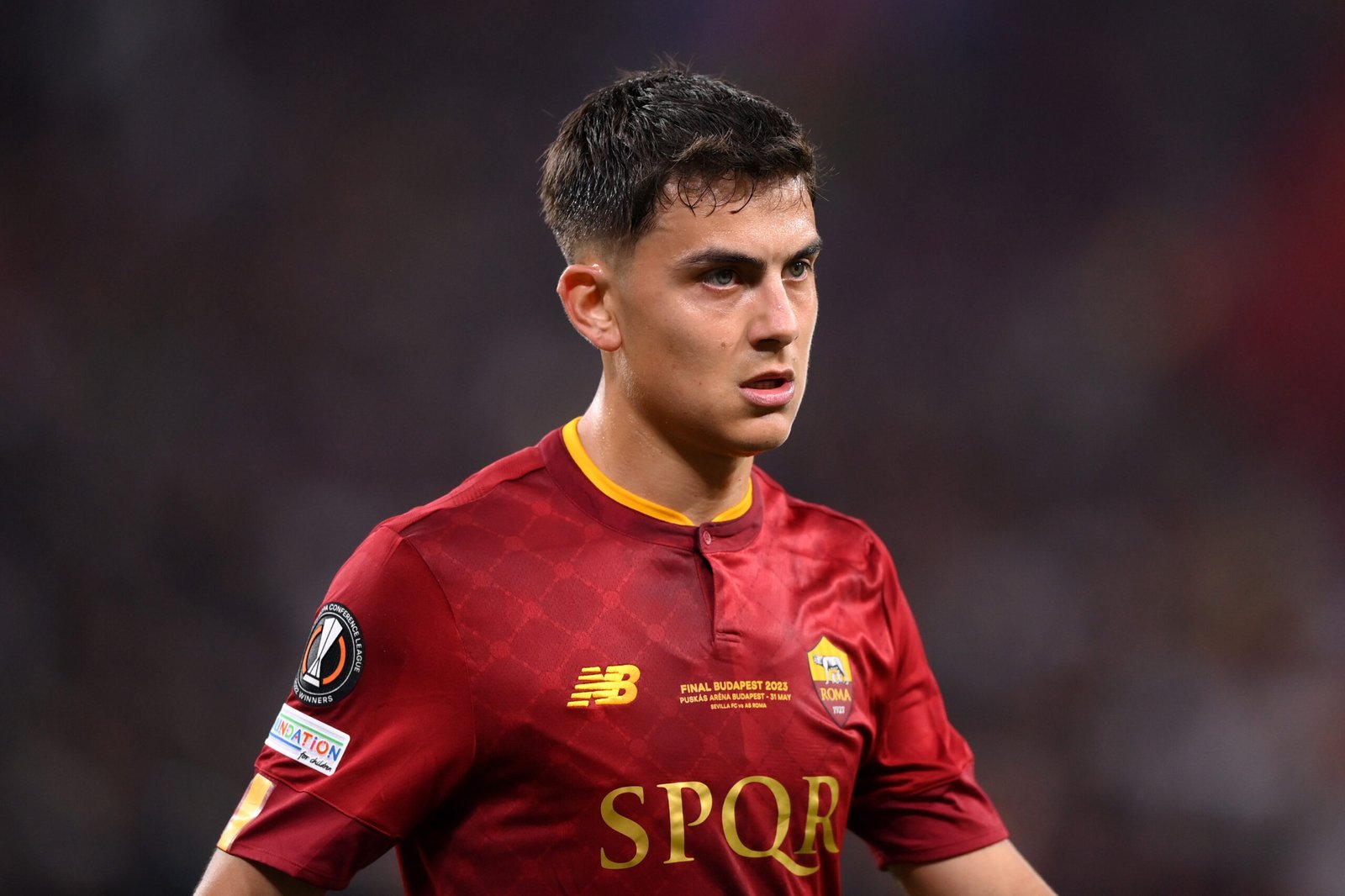 Clubes da Liga Saudita miram a contratação de Paulo Dybala, atacante argentino vice-campeão da Europa League com a Roma.