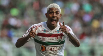 John Kennedy volta aos treinos e pode reforçar Fluminense diante o Atlético-MG