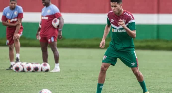 Alexsander volta a se machucar e causa preocupação no Fluminense
