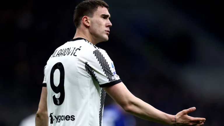 Real Madrid define alvos para caso não consiga fechar com Mbappé