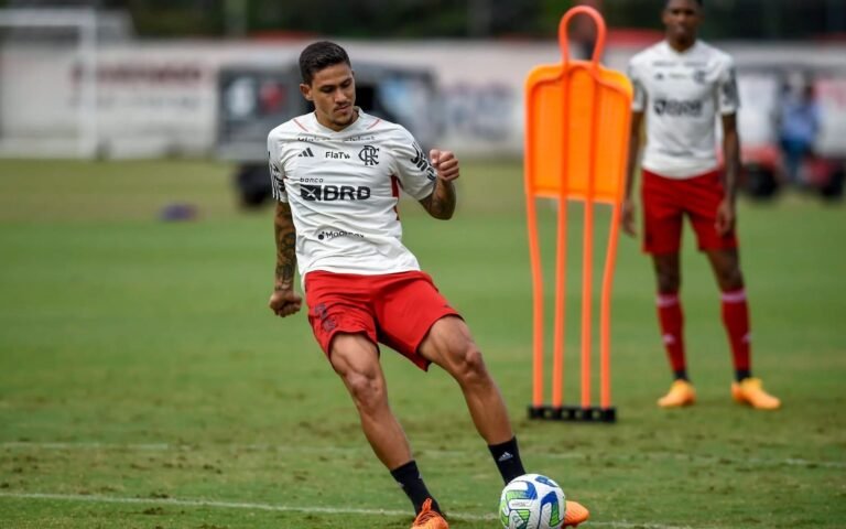 Jogadores do Flamengo se incomodam com ausência de Pedro no treinamento