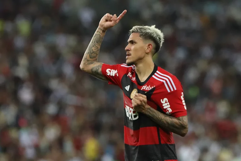 Dorival cita ‘desleixo’ de Pedro ao falar sobre situação dele no Flamengo antes de sua chegada
