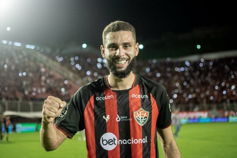 Fluminense faz sondagem por zagueiro do Vitória