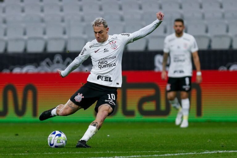 Corinthians está pessimista e vive ‘clima de despedida’ de Róger Guedes
