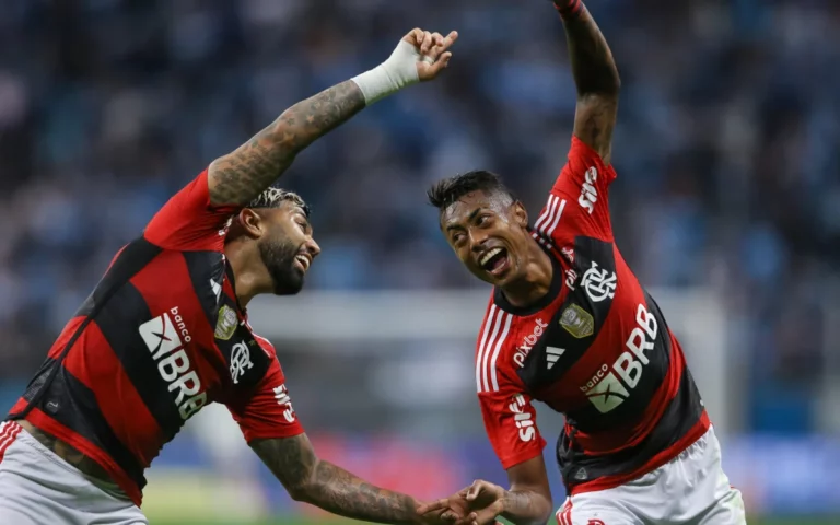 Flamengo alcança centésima vitória com Gabigol e Bruno Henrique atuando juntos