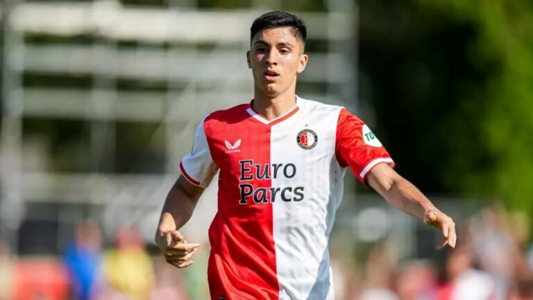Vasco mira contratação do argentino Ezequiel Bullaude