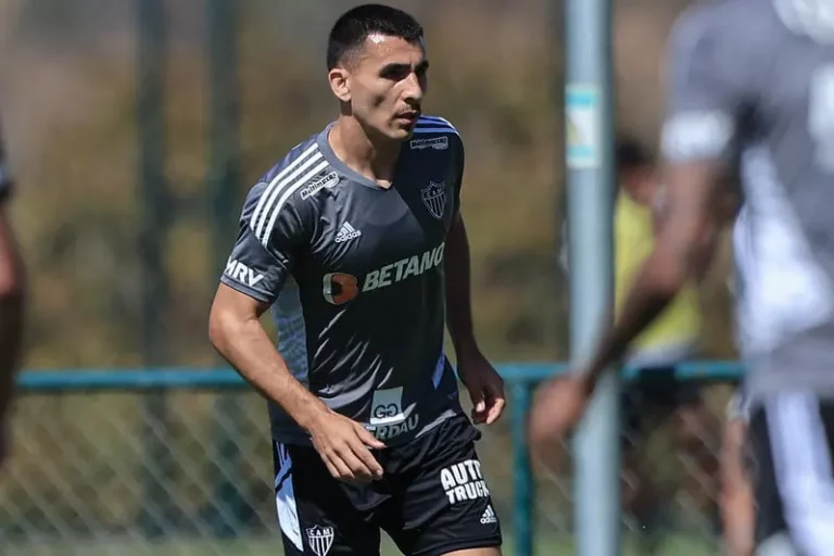 Santos realiza proposta para Júnior Alonso, ex-Atlético Mineiro