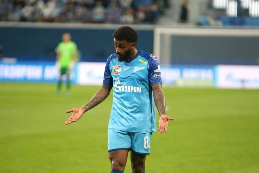 Treinador do Zenit comenta sobre Wendel, alvo do Flamengo: “Precisa entrar em forma”