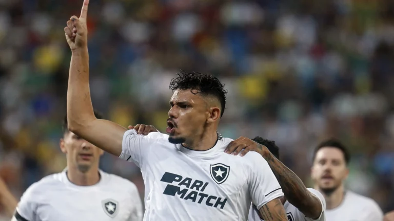 Tiquinho Soares é o jogador mais eficiente do Campeonato Brasileiro