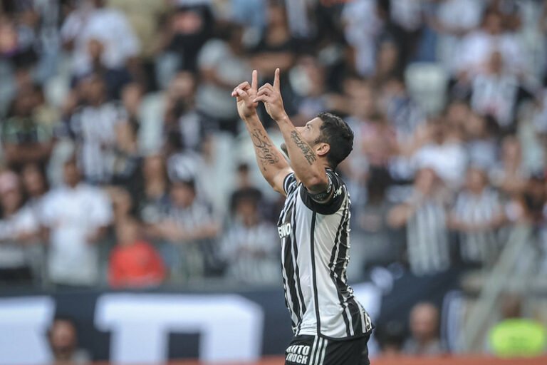 Hulk chega a marca de 50 gols no Mineirão e se torna o maior artilheiro do estádio pós reforma