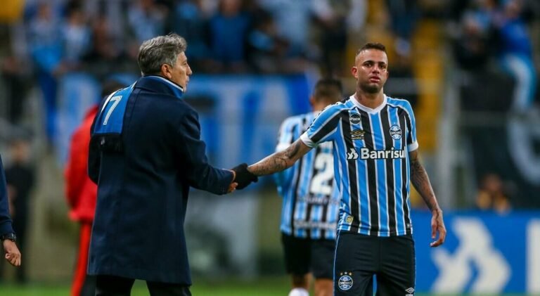 Renato Gaúcho diz estar conversando com a diretoria do Grêmio para repatriar Luan, do Corinthians