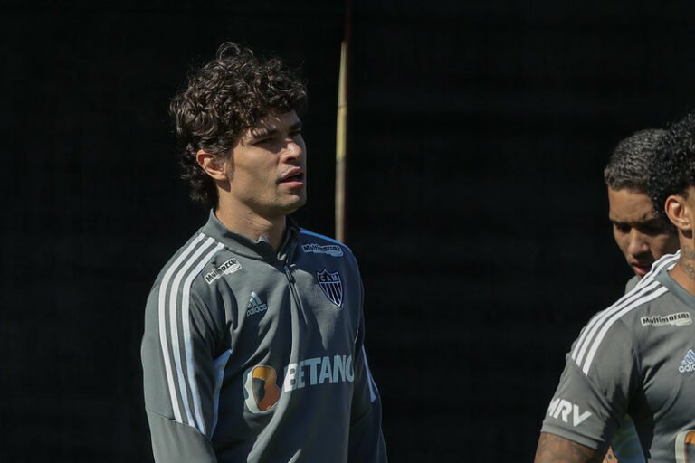 Dodô se despede do elenco do Atlético-MG e confirma acerto com Santos