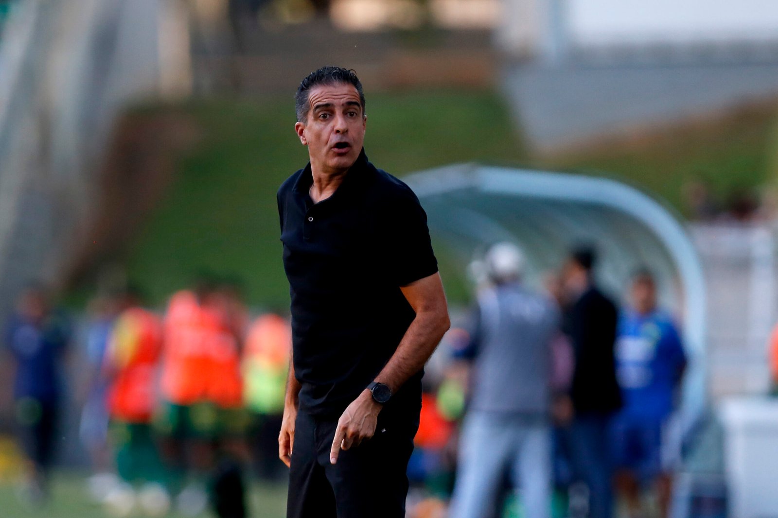 Bahia encaminha acerto com Camilo Candido