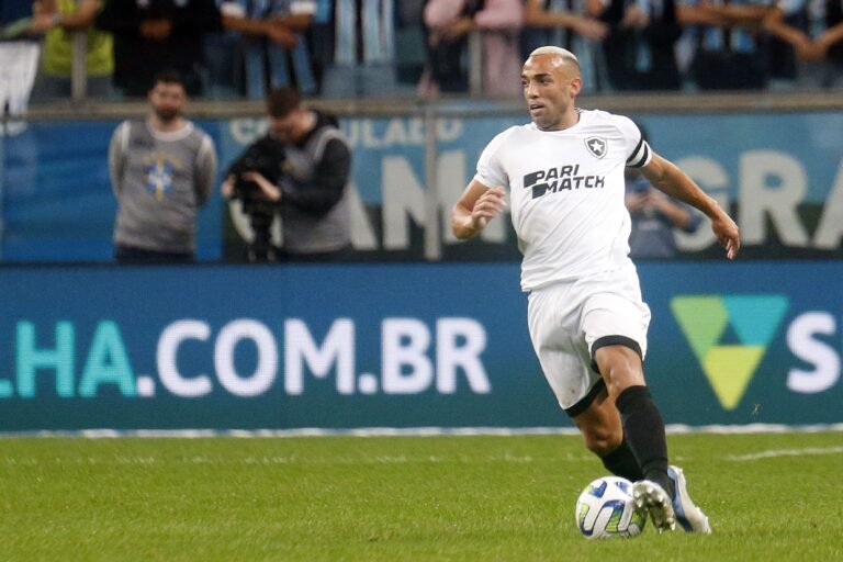 Após vitória, Marçal comenta sobre Bruno Lage, novo treinador do Botafogo: “Excelente”