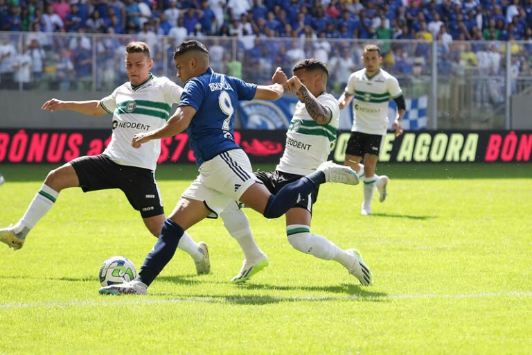 Cruzeiro não marca gol com bola rolando há quase dois meses