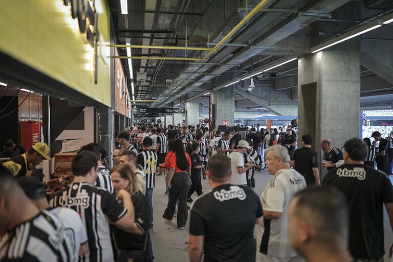 Arena MRV e Atlético se desculpam com torcedores após ‘falhas’ em Jogo das Lendas