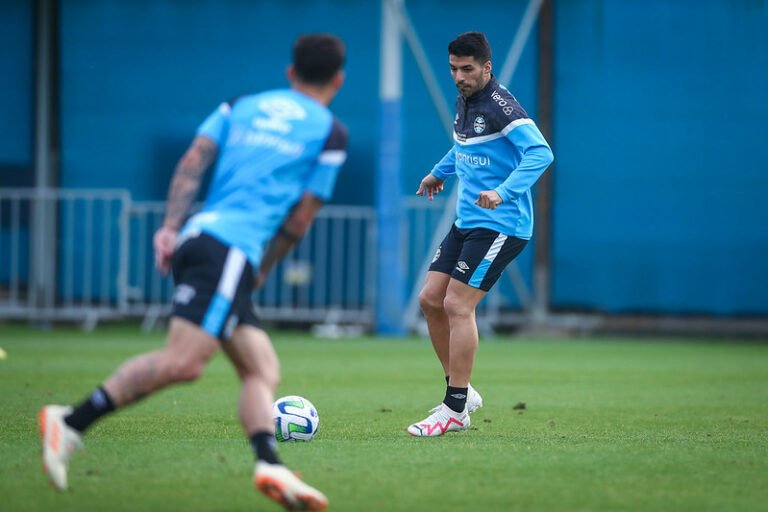 Suárez tem presença incerta na partida contra o Flamengo