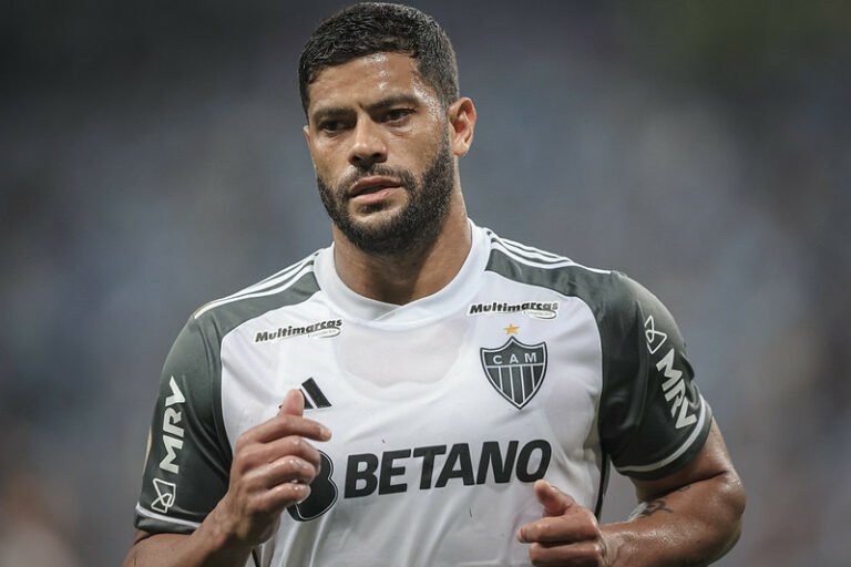 Hulk reclama de anulação do gol de Alan Kardec e projeta ‘dias melhores’ para o Atlético