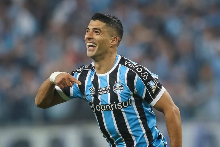 Luis Suárez ficará no Grêmio até o fim de 2023, diz emissora