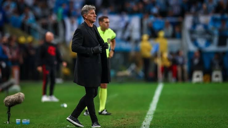 Renato Portaluppi mantém otimismo após derrota para o Flamengo e enfatiza: ‘Não está tudo perdido”