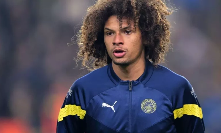 Clube de Roberto Firmino envia proposta por Willian Arão, ex-Flamengo