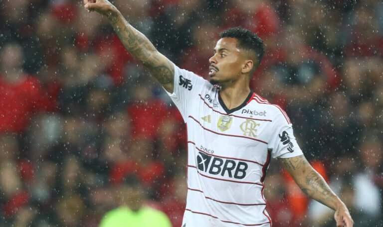 Allan pode fazer estreia como titular do Flamengo contra seu ex-clube