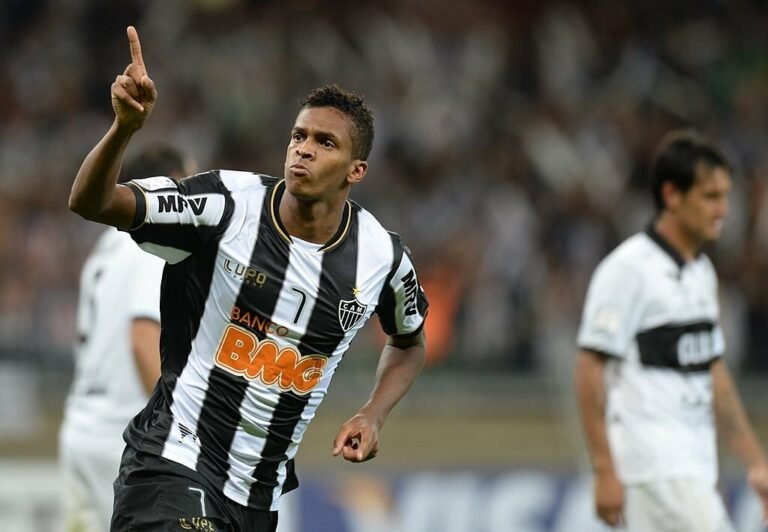 Campeão da Libertadores, Jô revela ultimato recebido por Alexandre Kalil